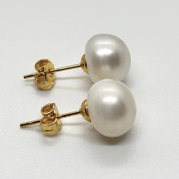 9-10mm White Freshwater Pearl Gold Plated Stud Earrings - Picture 5 of 9